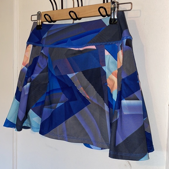 Athleta Electric Geo Sport Speed Skort - Picture 2 of 8